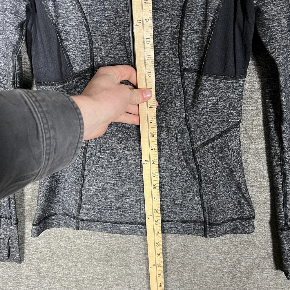 Lululemon Jacket Womens 6 Gray 1/2 Zip Reflective‎ Thumbholes Running Athletic